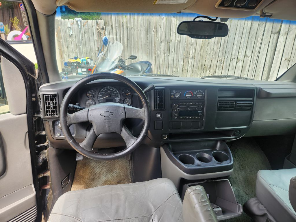 Photo 6 of this CHEVROLET EXPRESS G1500