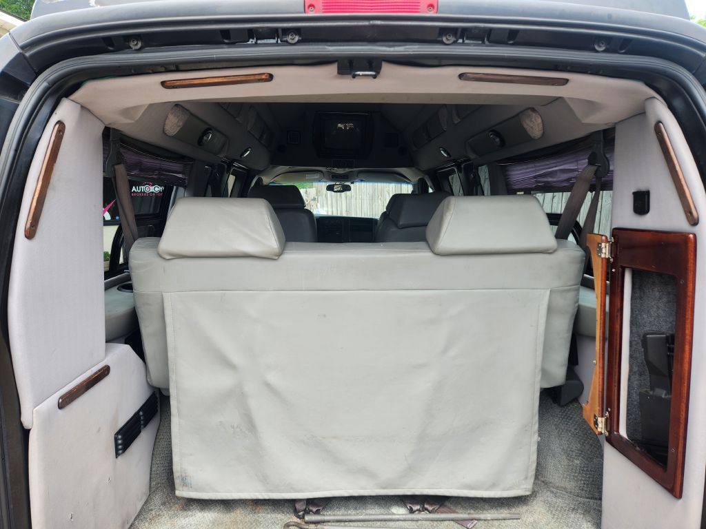 Photo 13 of this CHEVROLET EXPRESS G1500