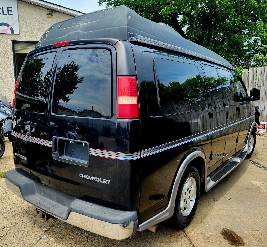 Photo 3 of this CHEVROLET EXPRESS G1500