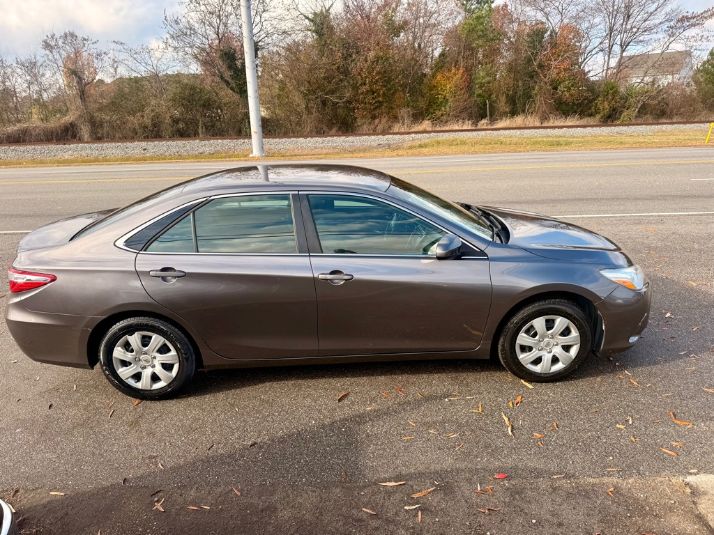 2017 TOYOTA CAMRY LE's photo