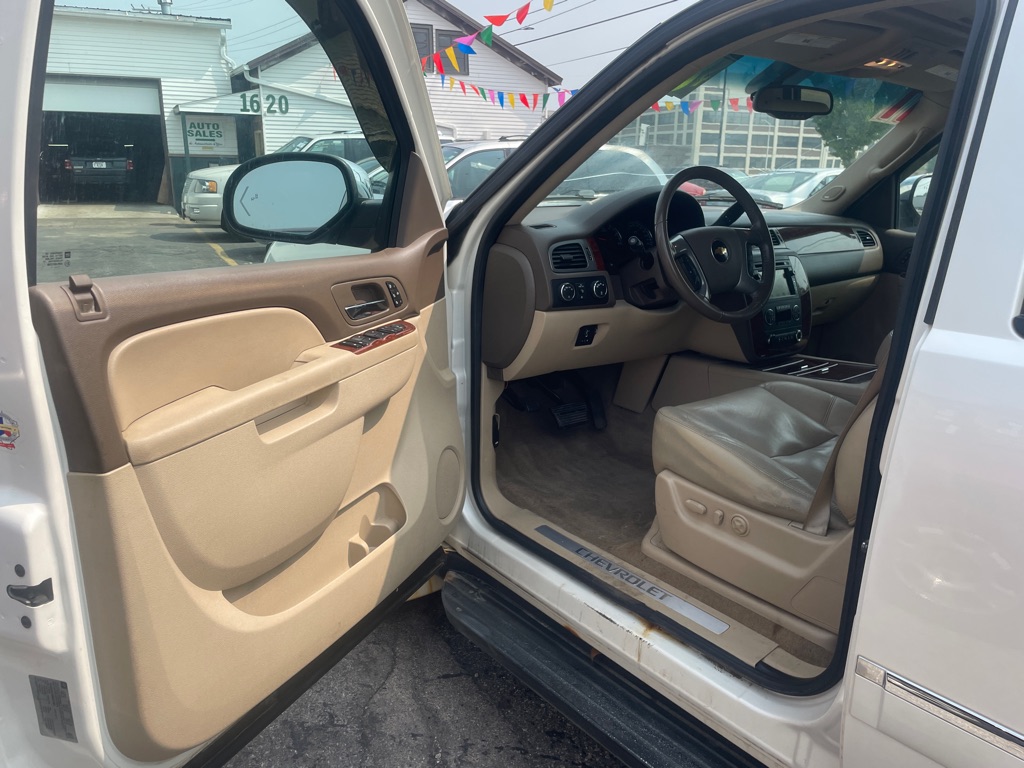 2011 CHEVROLET SUBURBAN - 18891