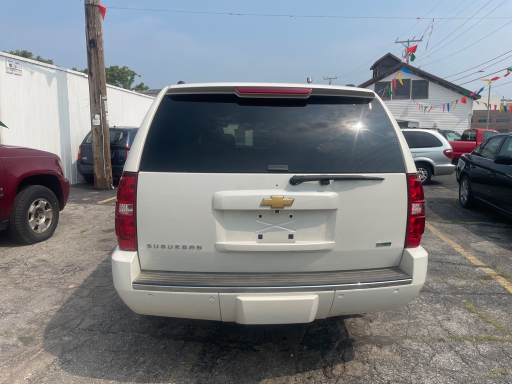 2011 CHEVROLET SUBURBAN - 18891