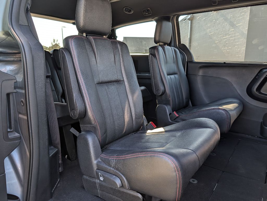 Photo 10 of this DODGE GRAND CARAVAN