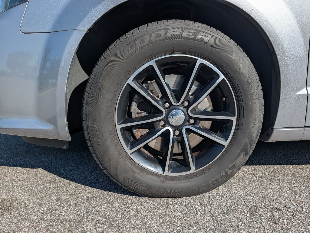 Photo 21 of this DODGE GRAND CARAVAN