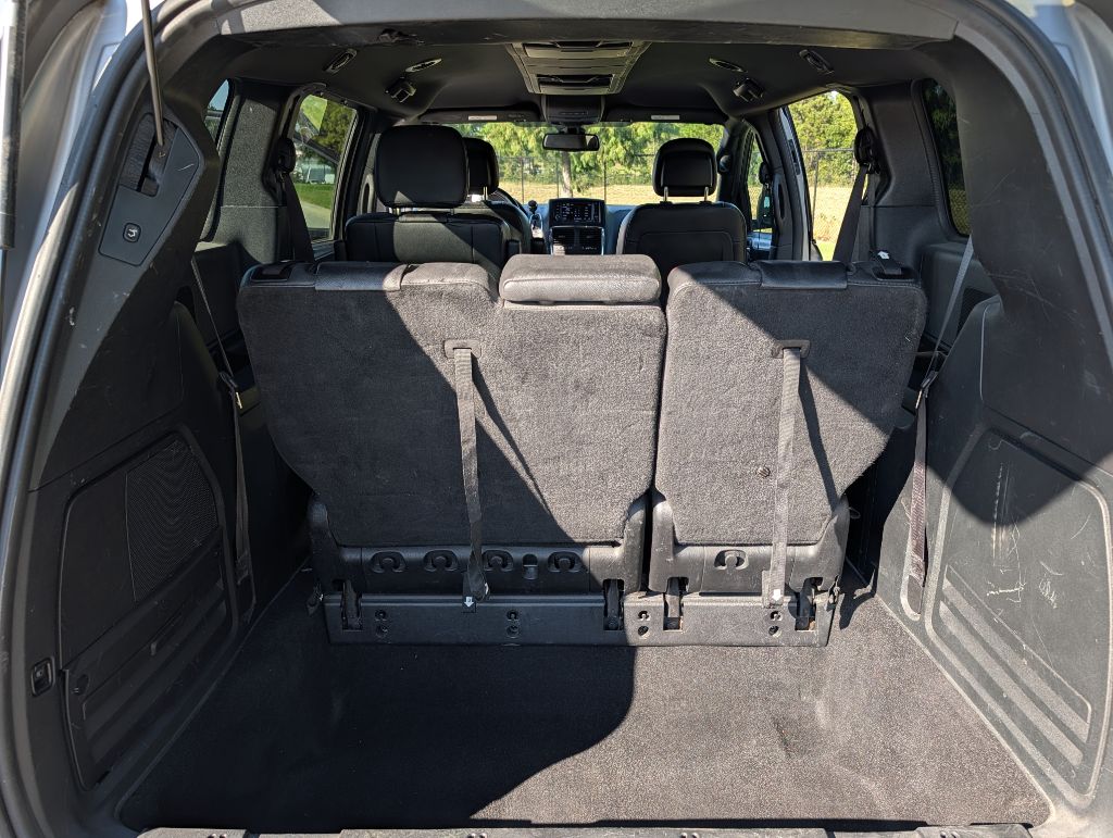 Photo 12 of this DODGE GRAND CARAVAN