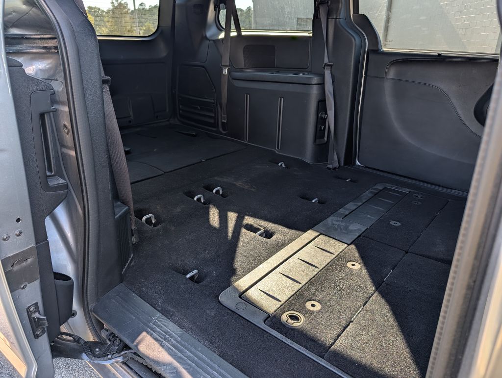 Photo 16 of this DODGE GRAND CARAVAN