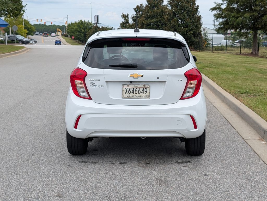 Photo 4 of this CHEVROLET SPARK