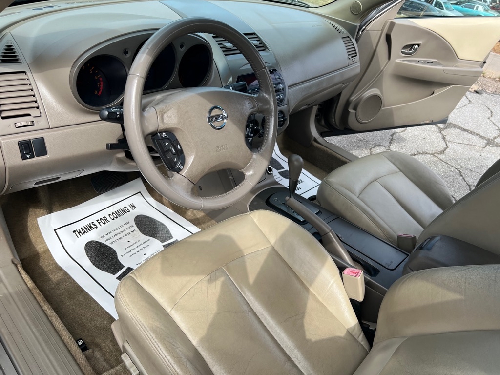 Photo 16 of this NISSAN ALTIMA