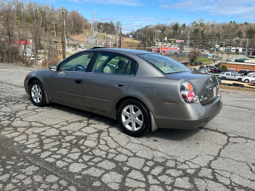 Photo 8 of this NISSAN ALTIMA
