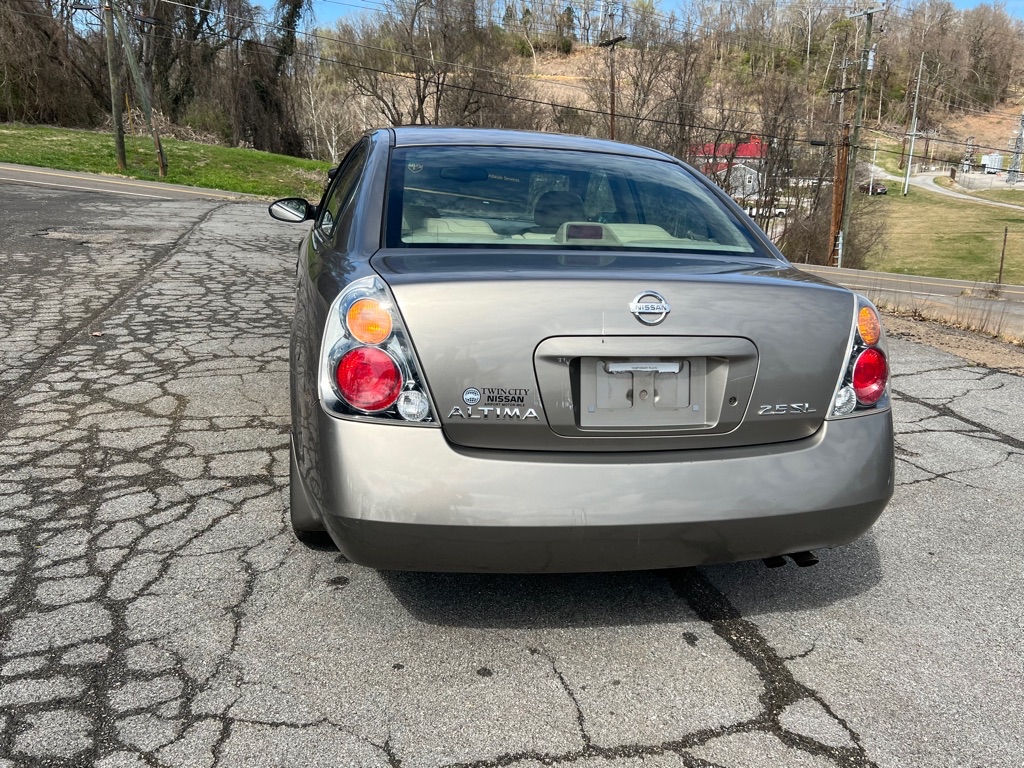 Photo 2 of this NISSAN ALTIMA