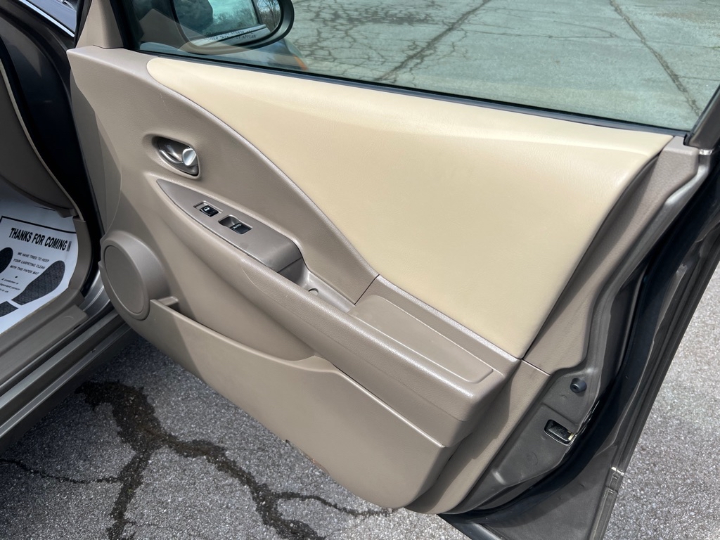 Photo 21 of this NISSAN ALTIMA