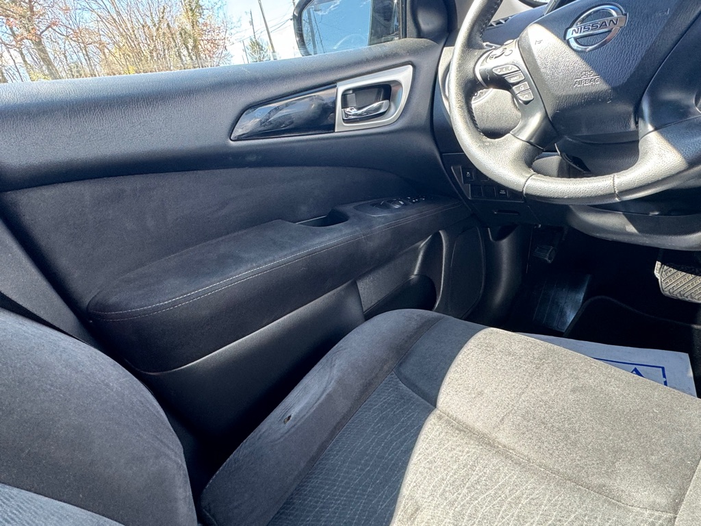 Photo 30 of this NISSAN PATHFINDER