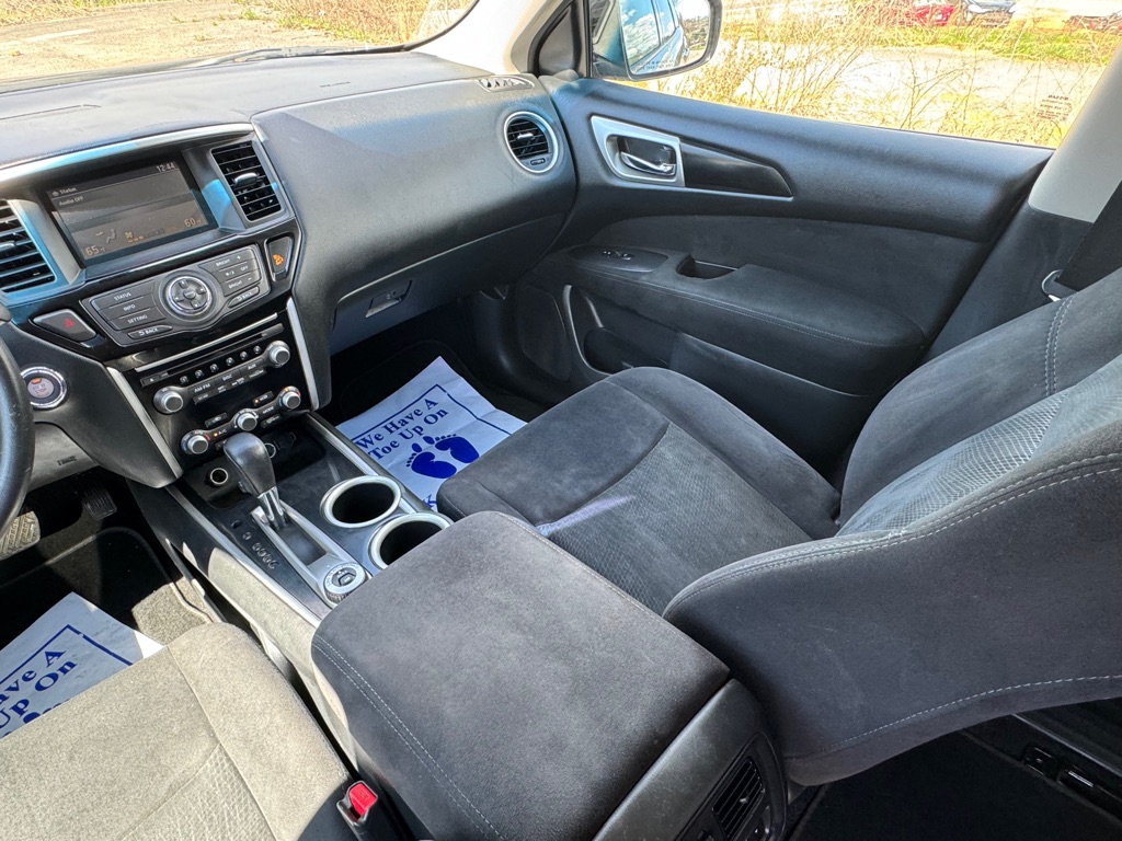 Photo 32 of this NISSAN PATHFINDER