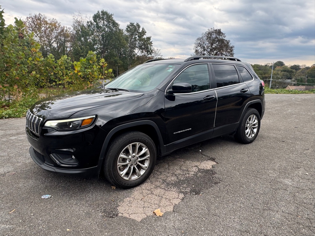 Photo 10 of this JEEP CHEROKEE