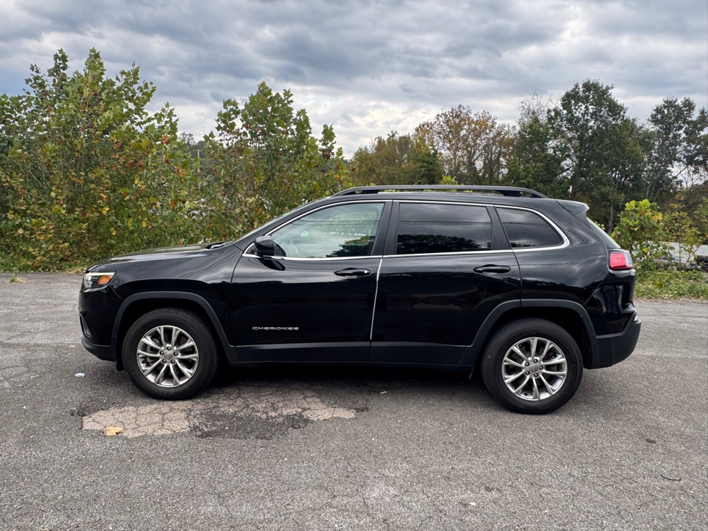 Photo 7 of this JEEP CHEROKEE