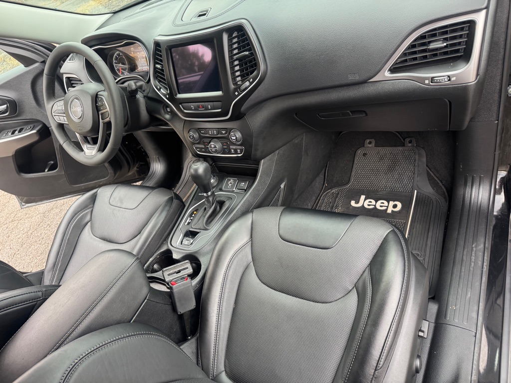 Photo 20 of this JEEP CHEROKEE