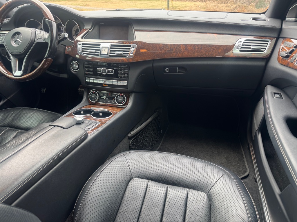Photo 16 of this MERCEDES-BENZ CLS