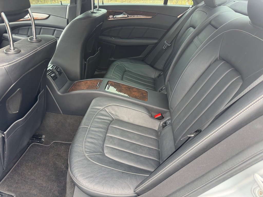 Photo 27 of this MERCEDES-BENZ CLS