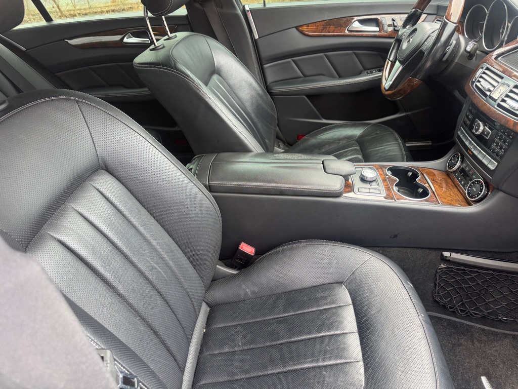 Photo 14 of this MERCEDES-BENZ CLS