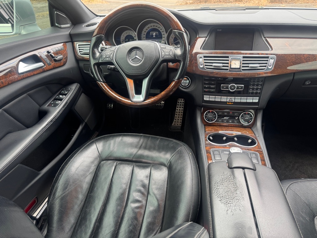 Photo 23 of this MERCEDES-BENZ CLS