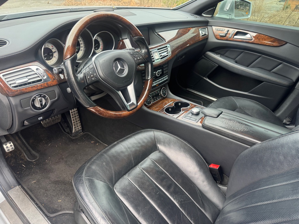 Photo 25 of this MERCEDES-BENZ CLS