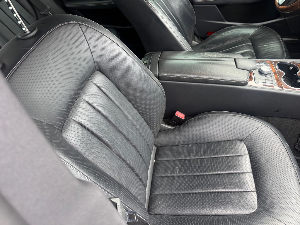 Photo 12 of this MERCEDES-BENZ CLS