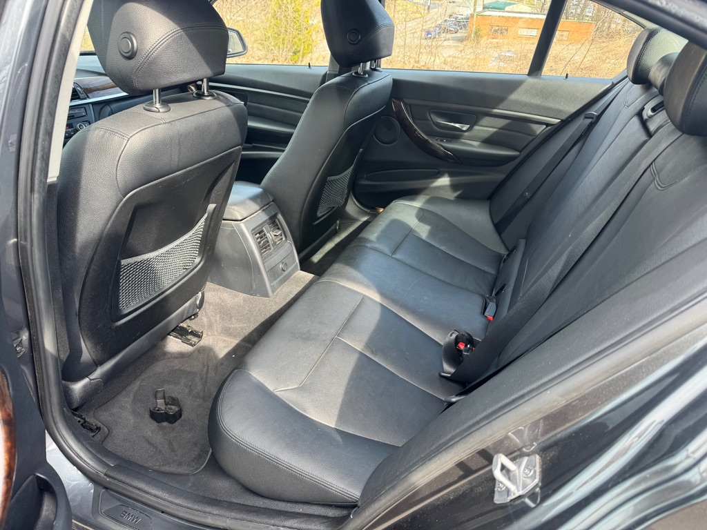 Photo 16 of this BMW 328