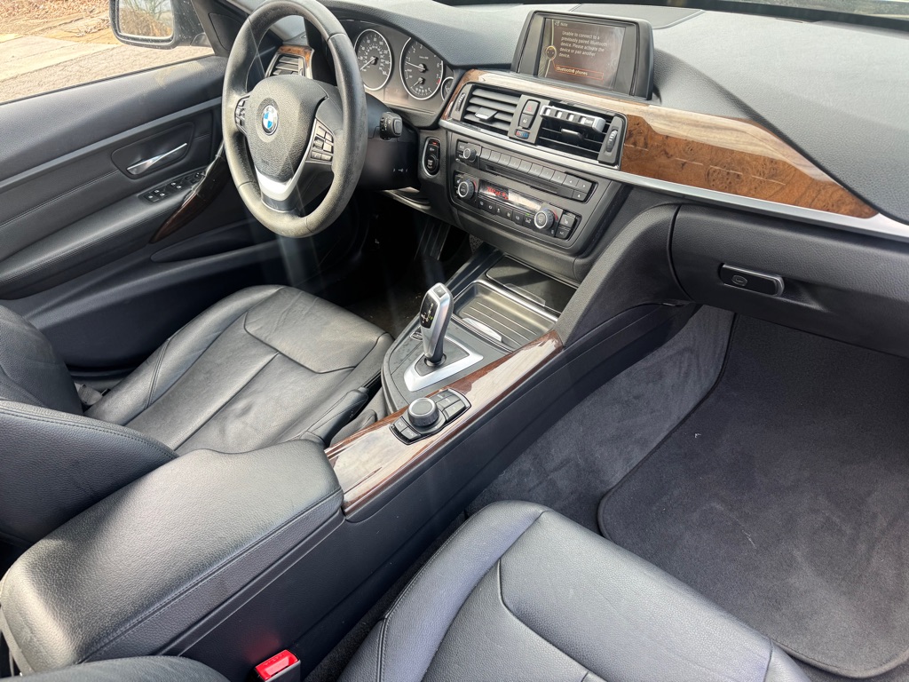 Photo 19 of this BMW 328