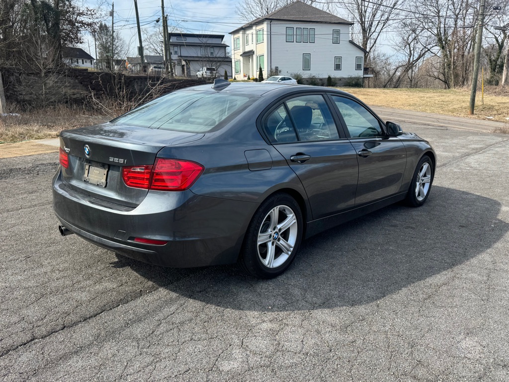 Photo 7 of this BMW 328