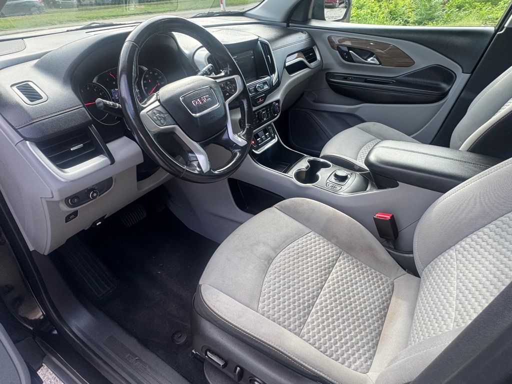 Photo 27 of this GMC TERRAIN