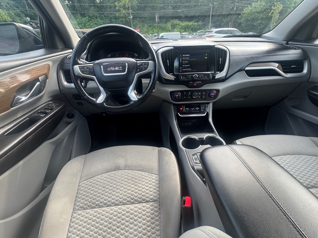 Photo 23 of this GMC TERRAIN