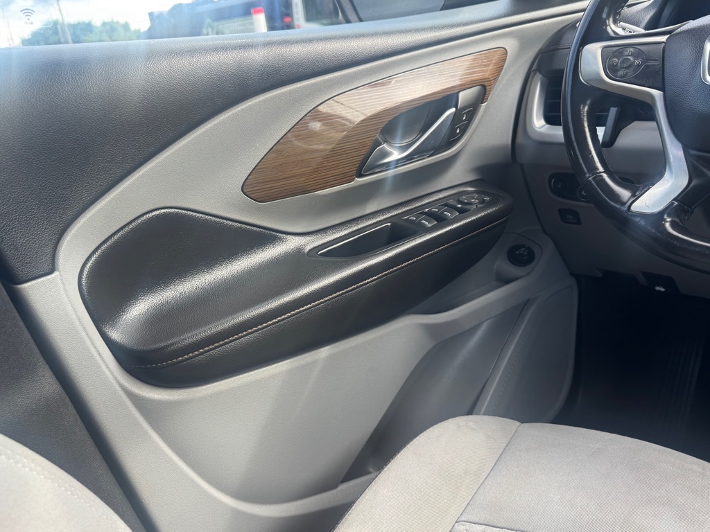 Photo 19 of this GMC TERRAIN