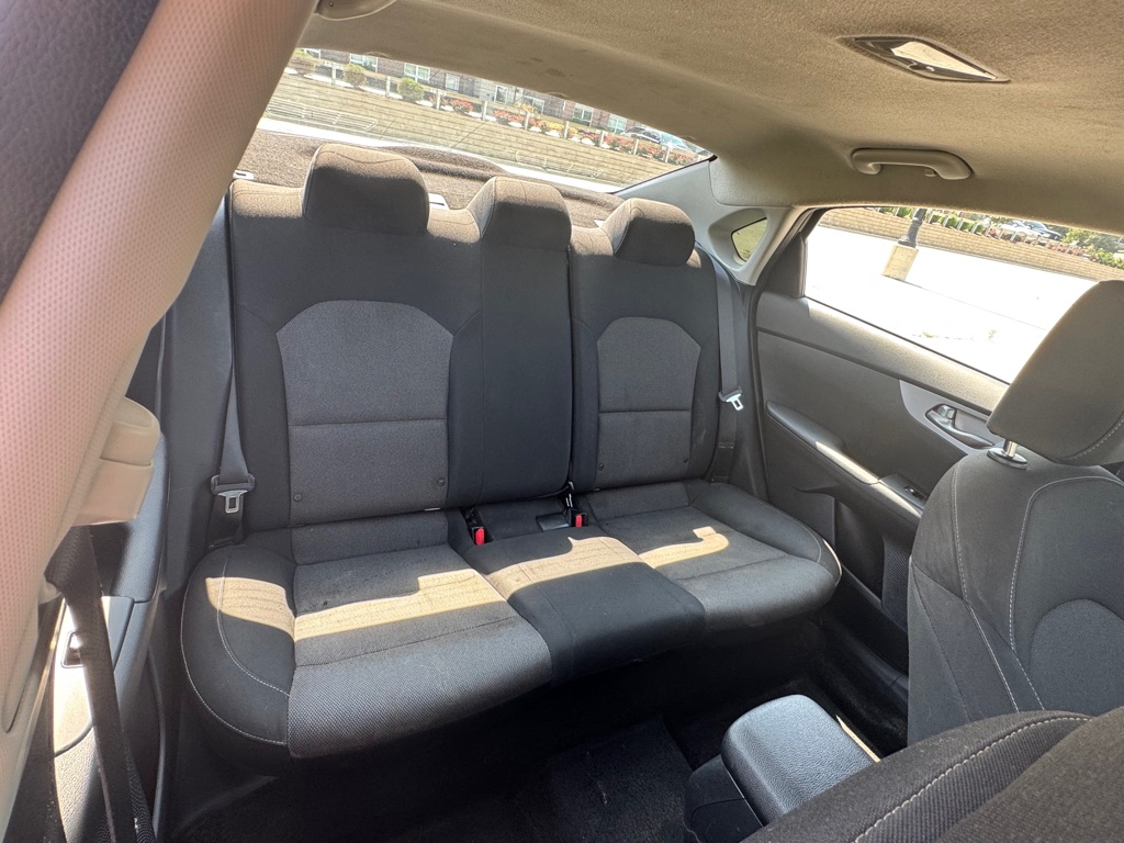 Photo 9 of this KIA FORTE
