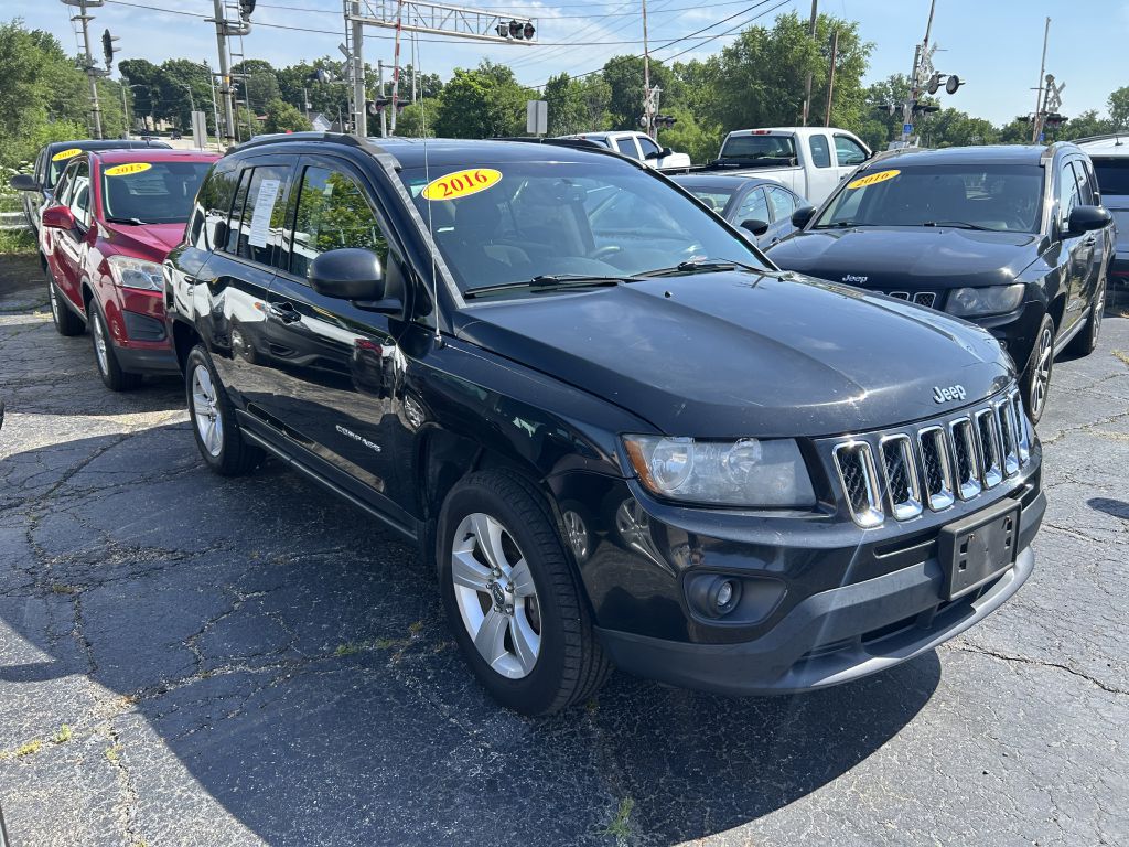 Photo 3 of this JEEP COMPASS