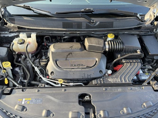 Photo 10 of this CHRYSLER VOYAGER