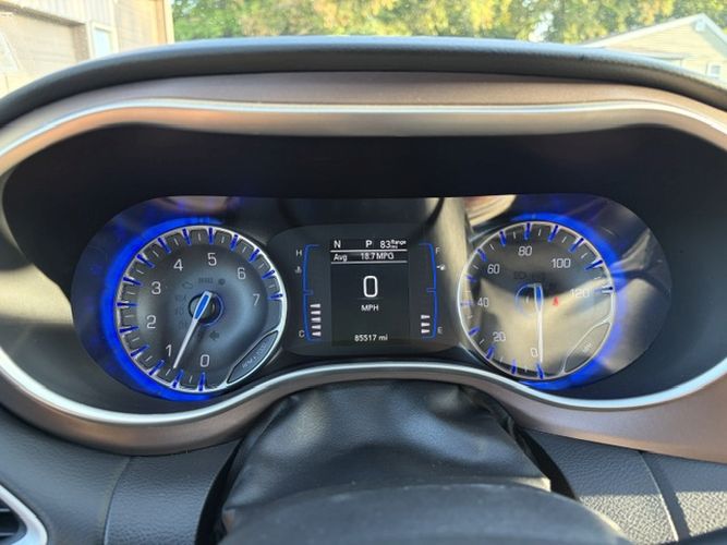 Photo 16 of this CHRYSLER VOYAGER