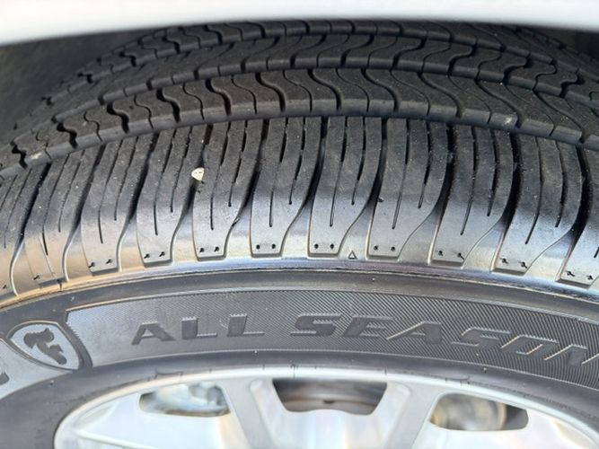 Photo 20 of this CHRYSLER VOYAGER