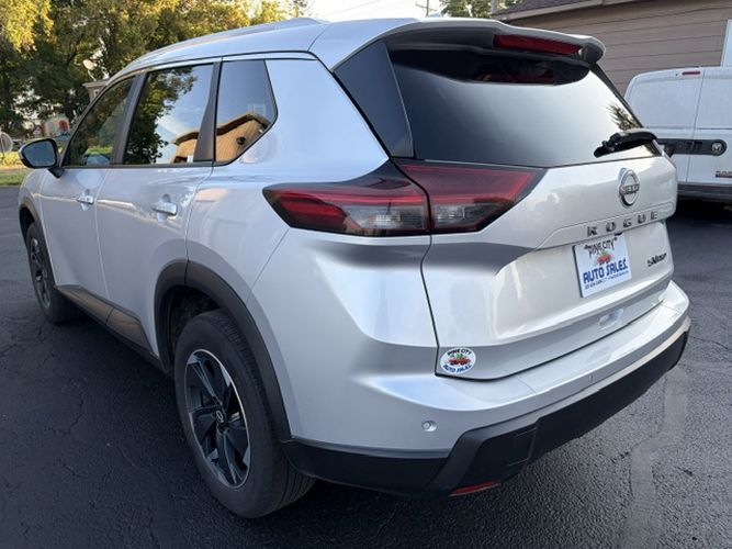 Photo 3 of this NISSAN ROGUE