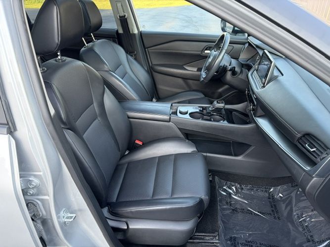 Photo 14 of this NISSAN ROGUE