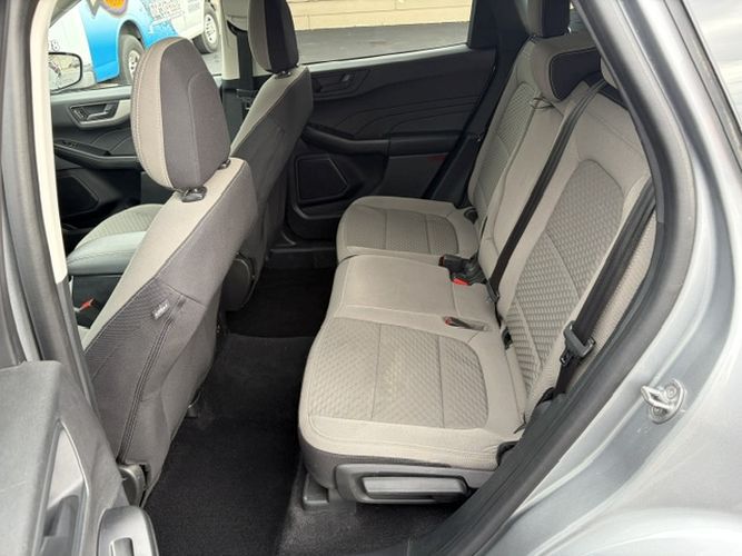 Photo 16 of this FORD ESCAPE
