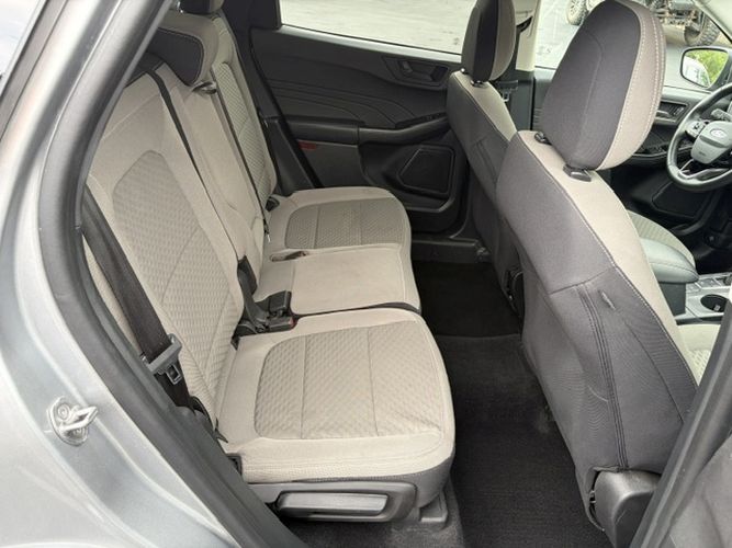 Photo 17 of this FORD ESCAPE