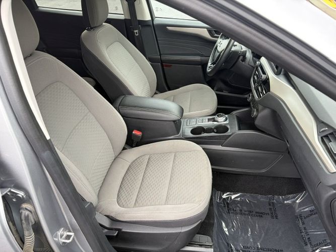Photo 18 of this FORD ESCAPE