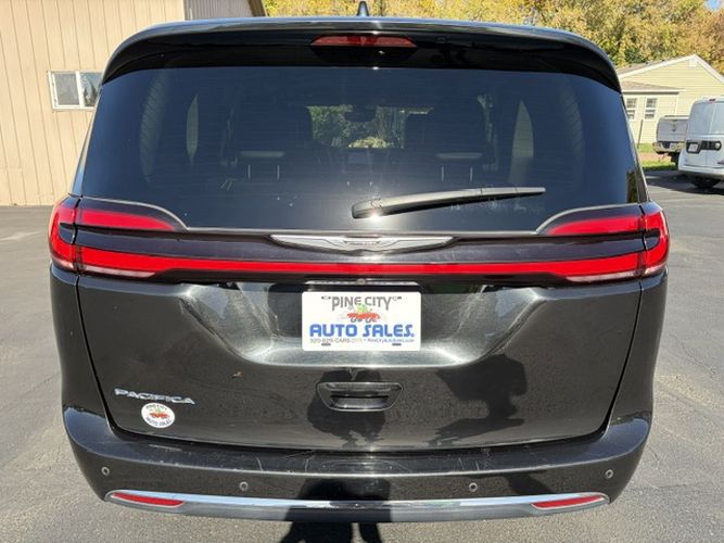 Photo 4 of this CHRYSLER PACIFICA