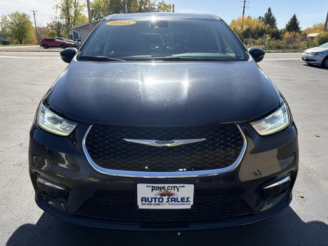Photo 9 of this CHRYSLER PACIFICA