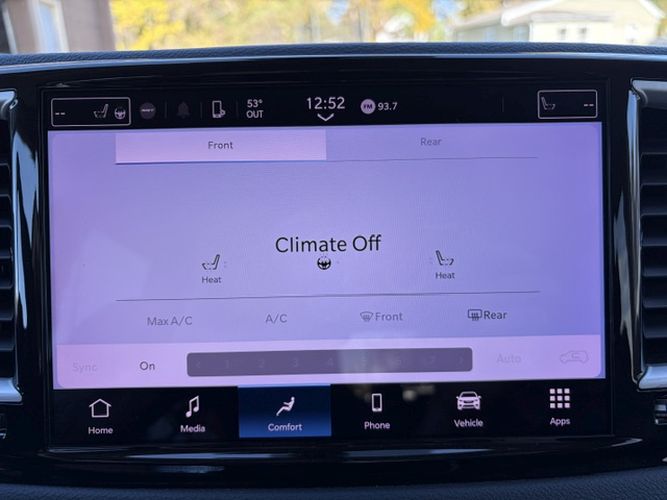 Photo 18 of this CHRYSLER PACIFICA