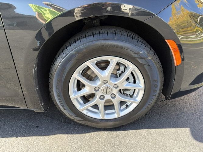 Photo 24 of this CHRYSLER PACIFICA