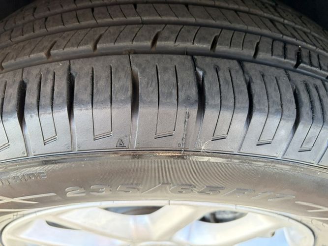 Photo 25 of this CHRYSLER PACIFICA