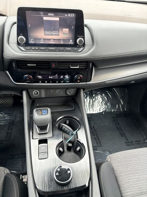 Photo 17 of this NISSAN ROGUE