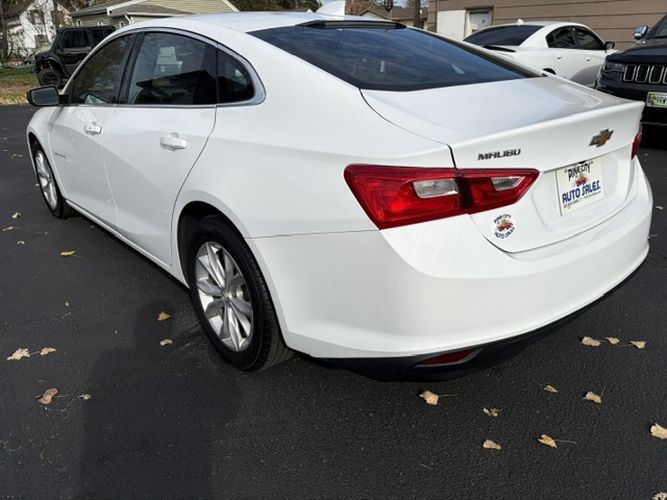 Photo 3 of this CHEVROLET MALIBU