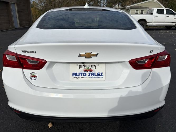 Photo 4 of this CHEVROLET MALIBU